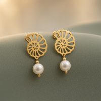 گوشواره میخی حلزون دریایی با مروارید E0006