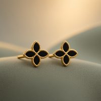 گوشواره میخی شبدر مشکی E0010